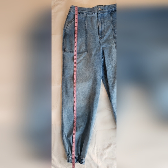 Relaxed Hollister Ultra High Rise Denim Jogger Jeans Vintage Soft Stretch Size M - Picture 3 of 11